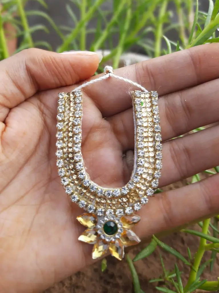 Divine Radiance Stone Haar for Laddu Gopal