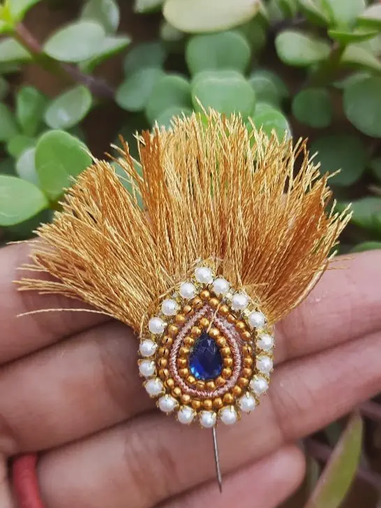 Golden Aura Mor Mukut Pin for Laddu Gopal