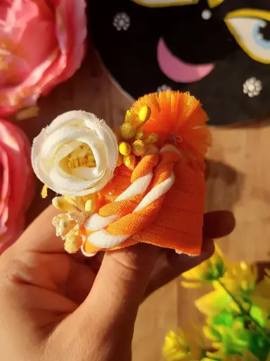 [P14] Kesar Shringar Pagdi – Floral Pagdi for Laddu Gopal